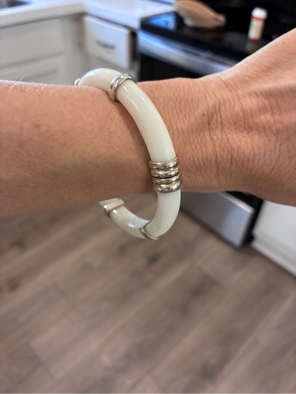 925 WK WHITNEY KELLY White Resin and Sterling Silver 925 Bangle Bracelet - Picture 5 of 12